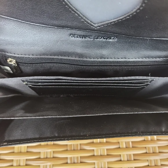 Silverlake Black Leather Crocodile Embossed Wallet Clutch Silver Buckle Accent - Picture 12 of 16